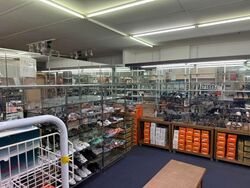 Holland Road Shopping Centre (D10), Retail #572081761